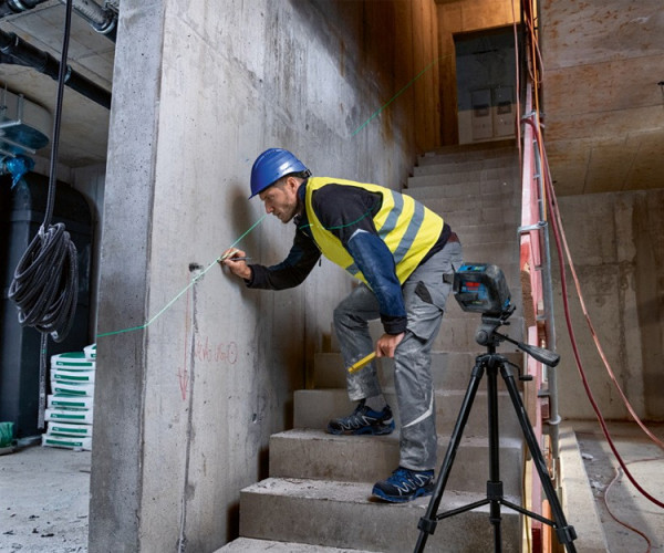 Линейный нивелир BOSCH GLL 2-15 G + LB 10 + BT 150