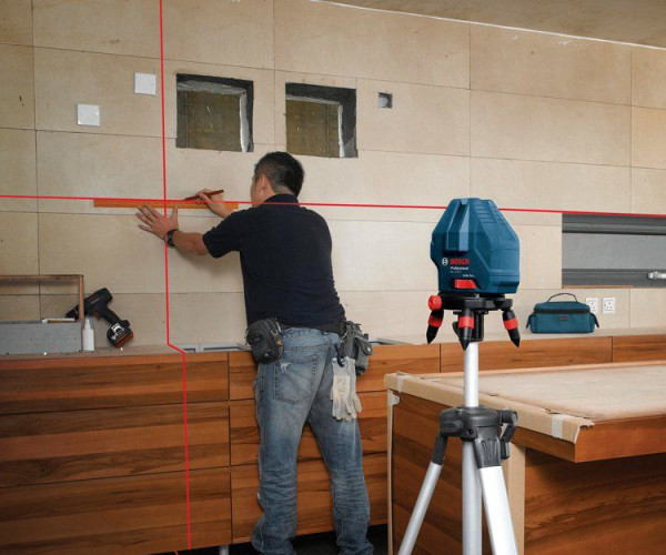 Линейный нивелир BOSCH GLL 3-15 + мини-штатив