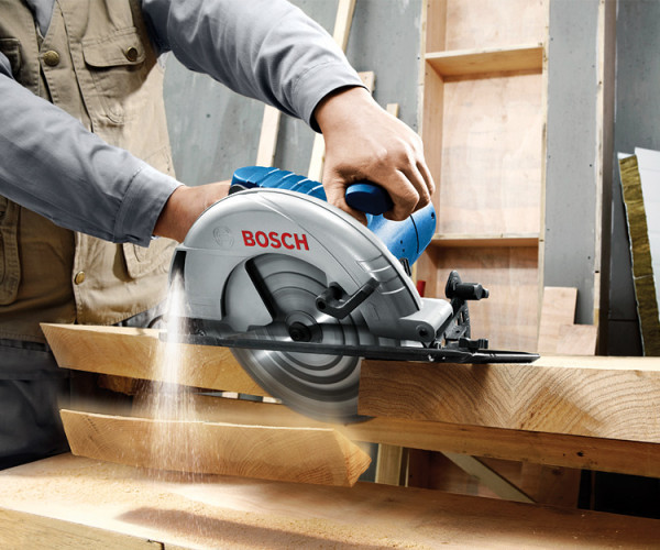 Дисковая пила BOSCH GKS 235