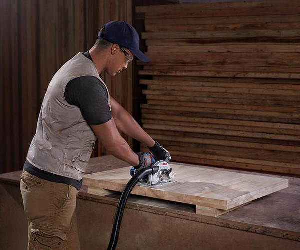 Дисковая пила BOSCH GKS 600