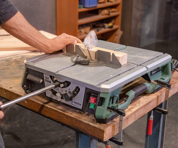 Настольная пила BOSCH AdvancedTableCut 52