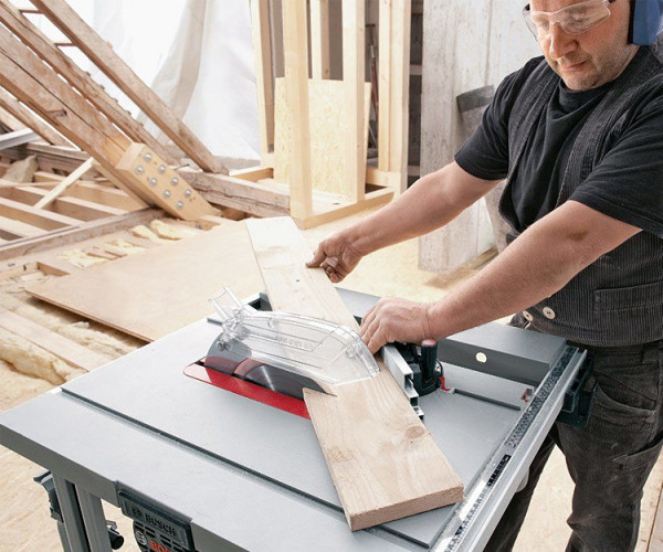 Настольная пила BOSCH GTS 10 J