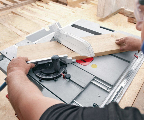 Настольная пила BOSCH GTS 10 XC