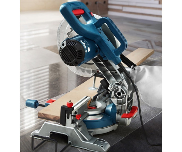 Торцовочная пила Bosch GCM 216