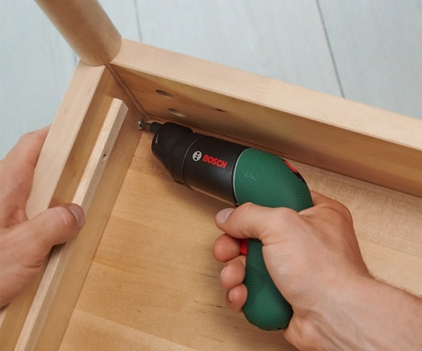 Аккумуляторный шуруповерт BOSCH IXO 6