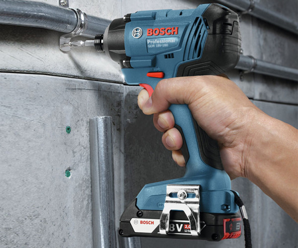 Аккумуляторный ударный гайковерт BOSCH GDR 180-LI