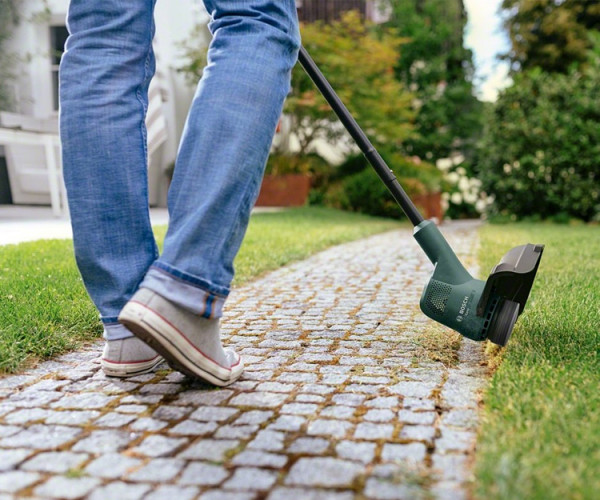 Аккумуляторный триммер BOSCH EasyGrassCut 18-230