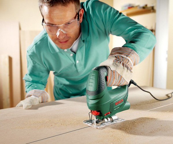 Лобзик BOSCH PST 670 (в кейсе)