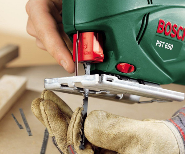 Лобзик BOSCH PST 670 (в кейсе)