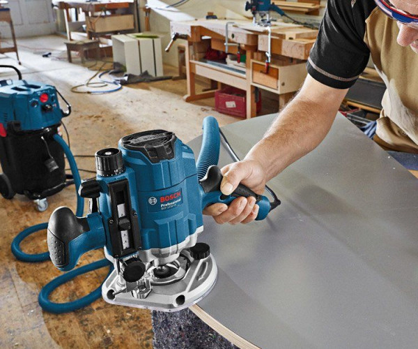 Фрезер BOSCH GOF 1250 CE