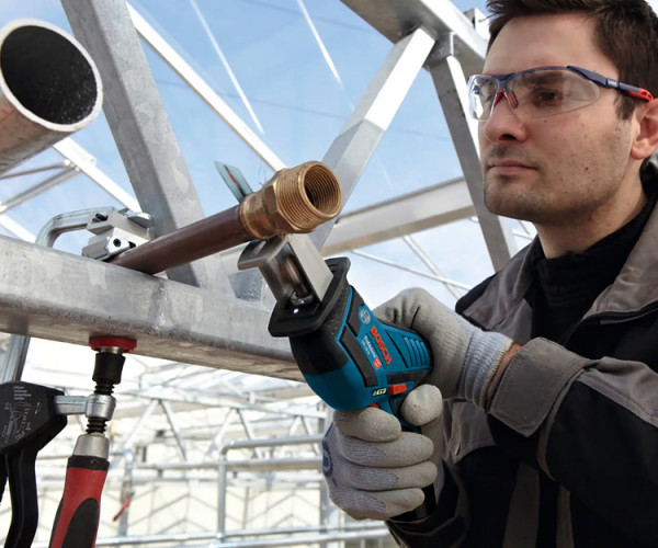 Аккумуляторная ножовка BOSCH GSA 12V-14 + GBA 12V 2.0Ah